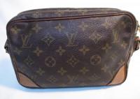 LOUIS VUITTON モノグラム ショルダーバック 111