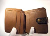 LOUIS VUITTON モノグラム 二つ折り財布 001